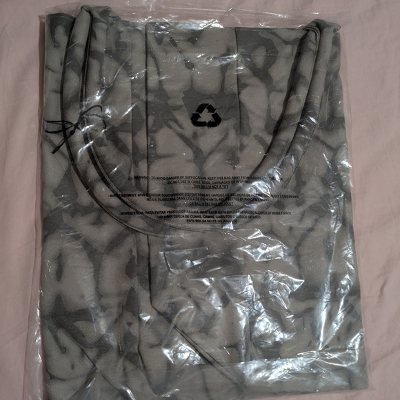 ALO Yoga Gray and White Tote Bag - Picture 4 of 5